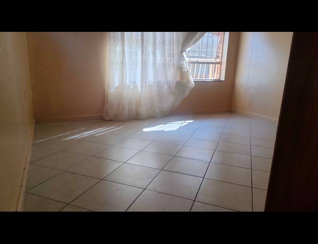 2 BEDROOM FLAT FOR SALE IN SILVERTON